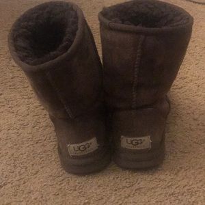 Dark brown uggs!
